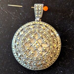 NWT Sterling Silver with Motheof Pearl Pendant